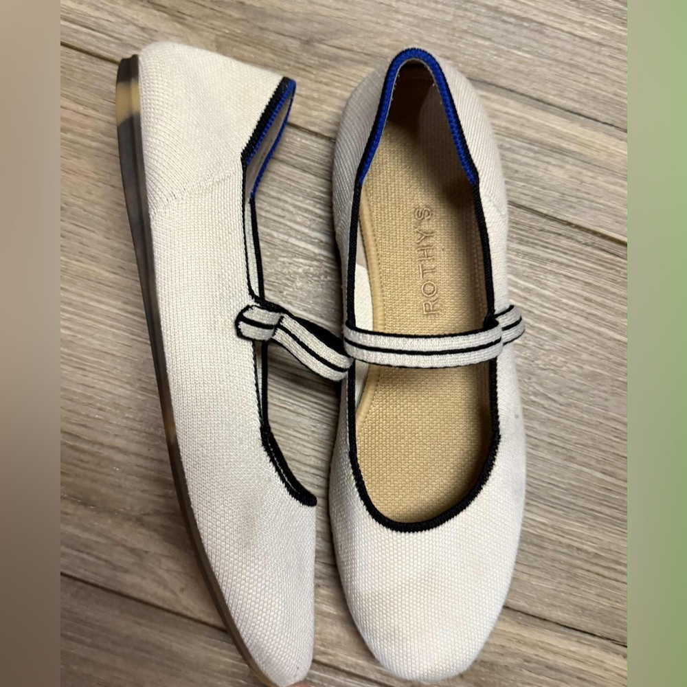 Stylish White Mary Jane Flats - Picture 3 of 7